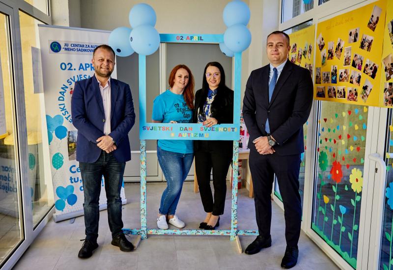 NLB Banka Sarajevo obilježila Svjetski dan svjesnosti o autizmu s korisnicima Centra ''Meho Sadiković'' u Tuzli